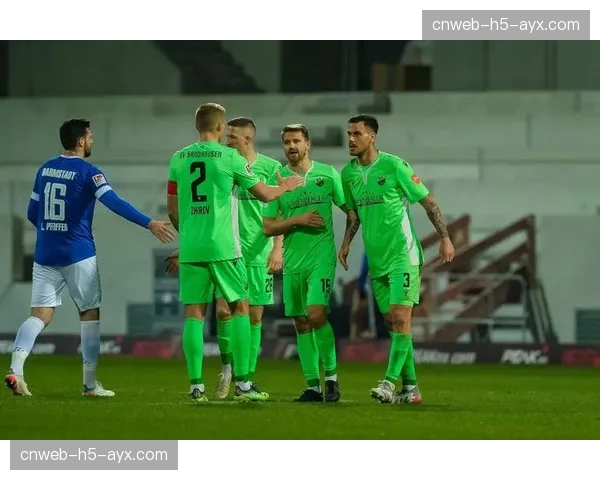 德甲球队加强定位球训练，录像分析成必备手段