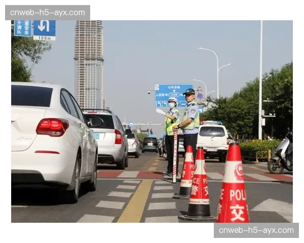 比赛场馆周边交通管制解除，市民恢复正常出行秩序